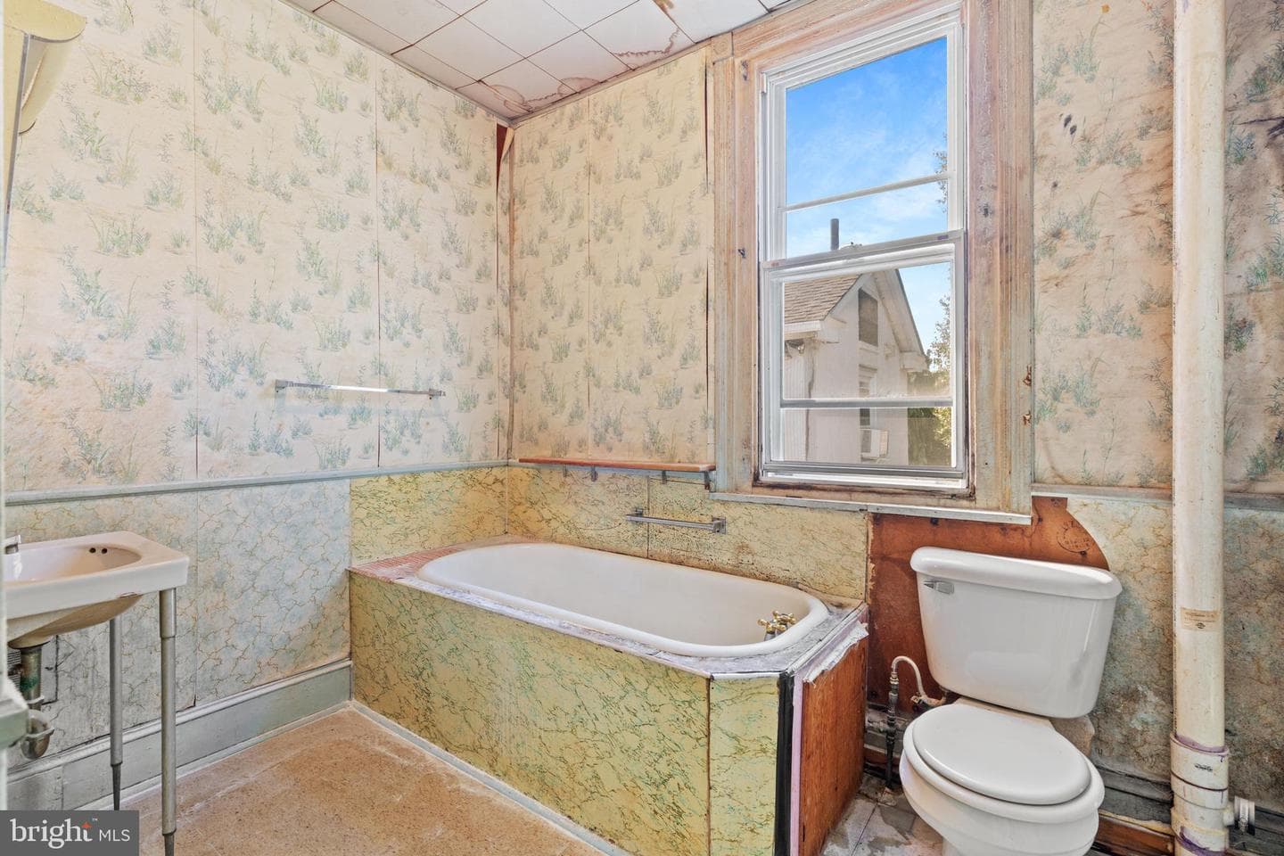 624 W Johnson Street photo 19