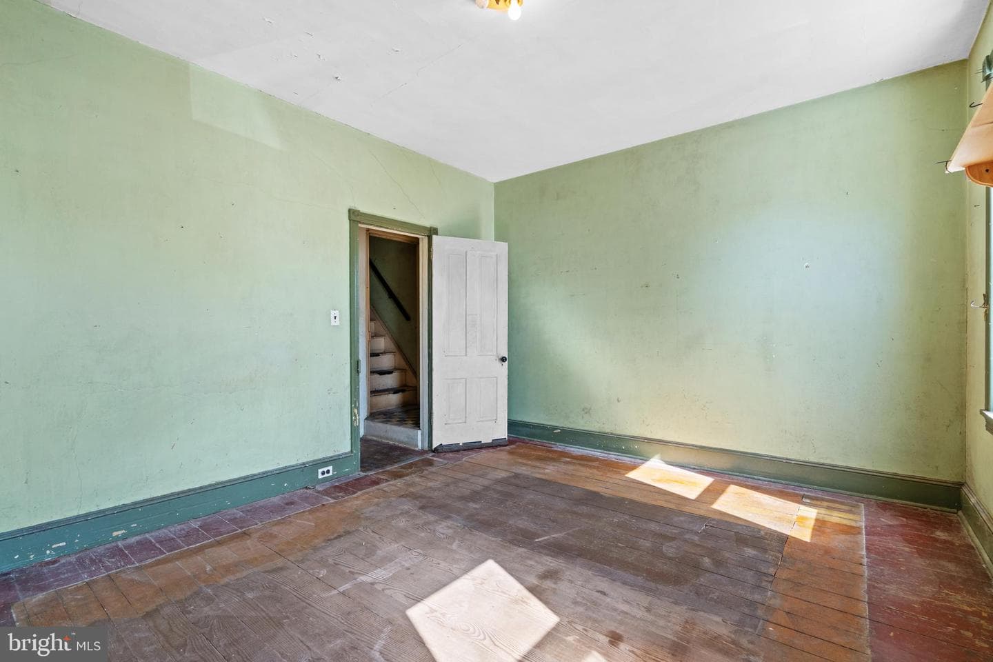 624 W Johnson Street photo 27