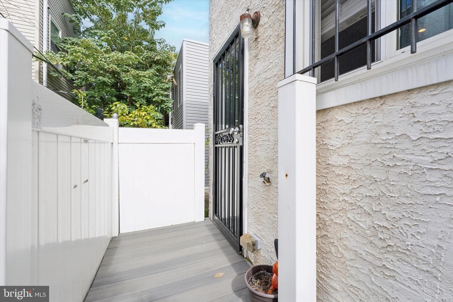1324 S Hicks Street photo 17