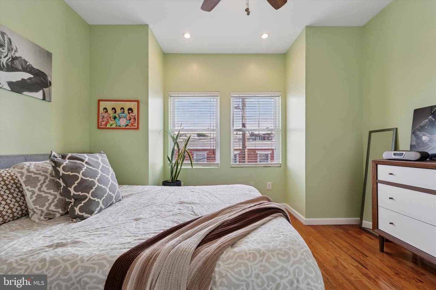 1324 S Hicks Street photo 22