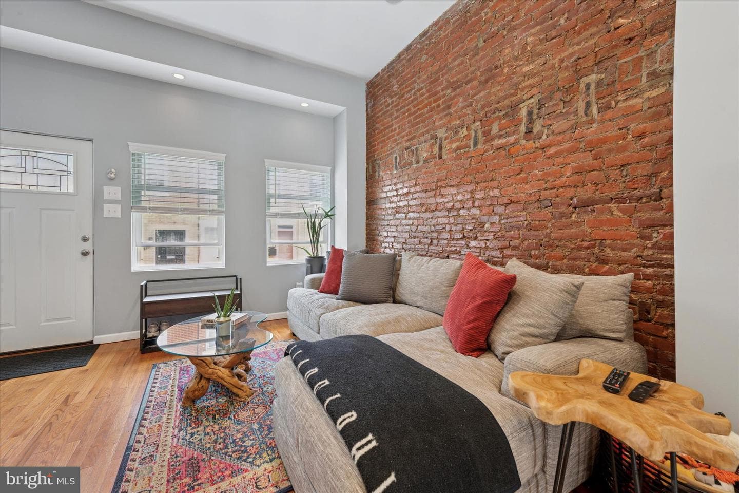 1324 S Hicks Street photo 5