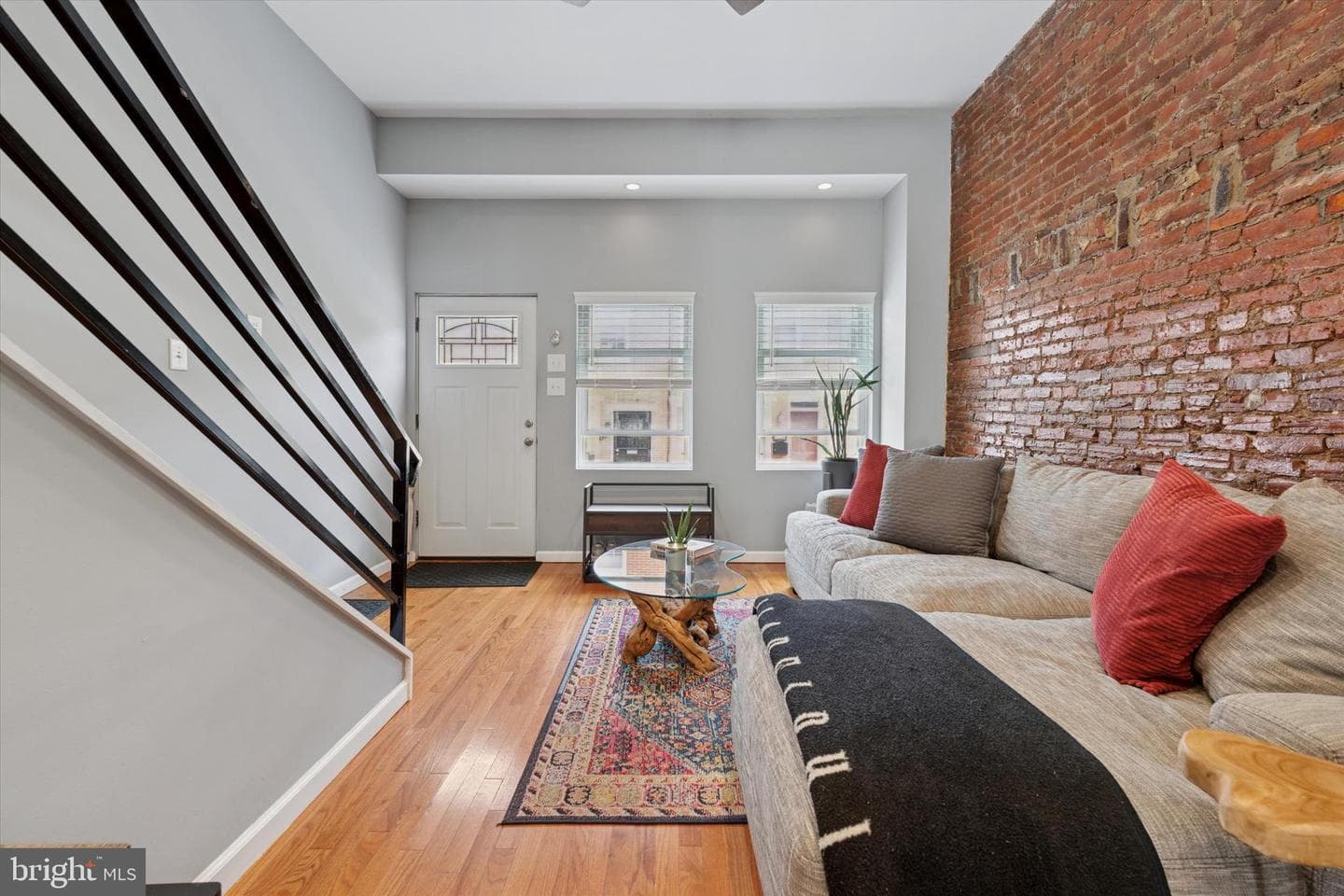 1324 S Hicks Street photo 6