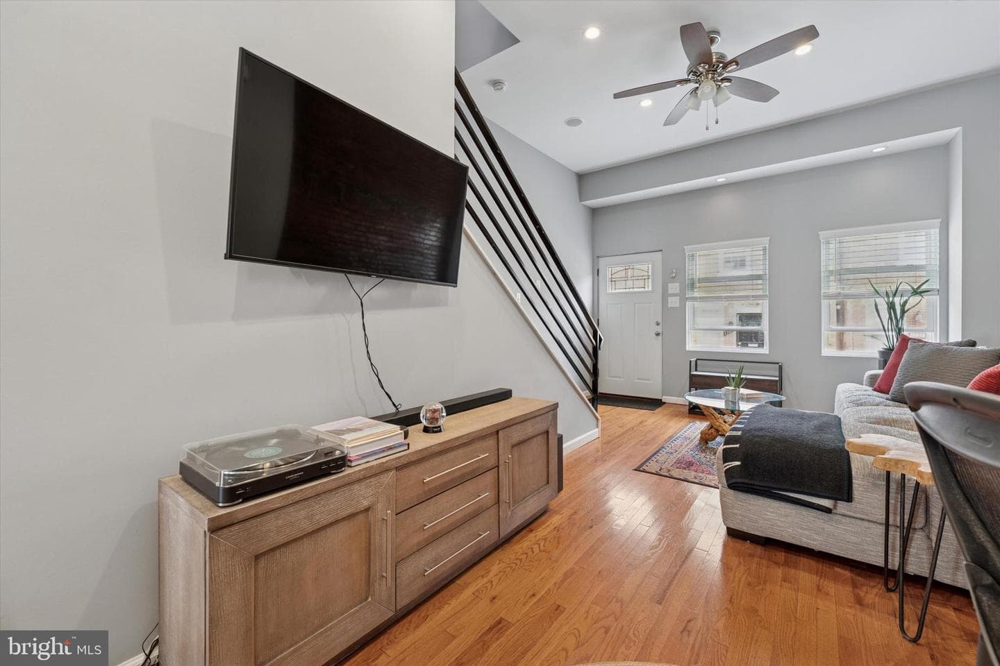 1324 S Hicks Street photo 9