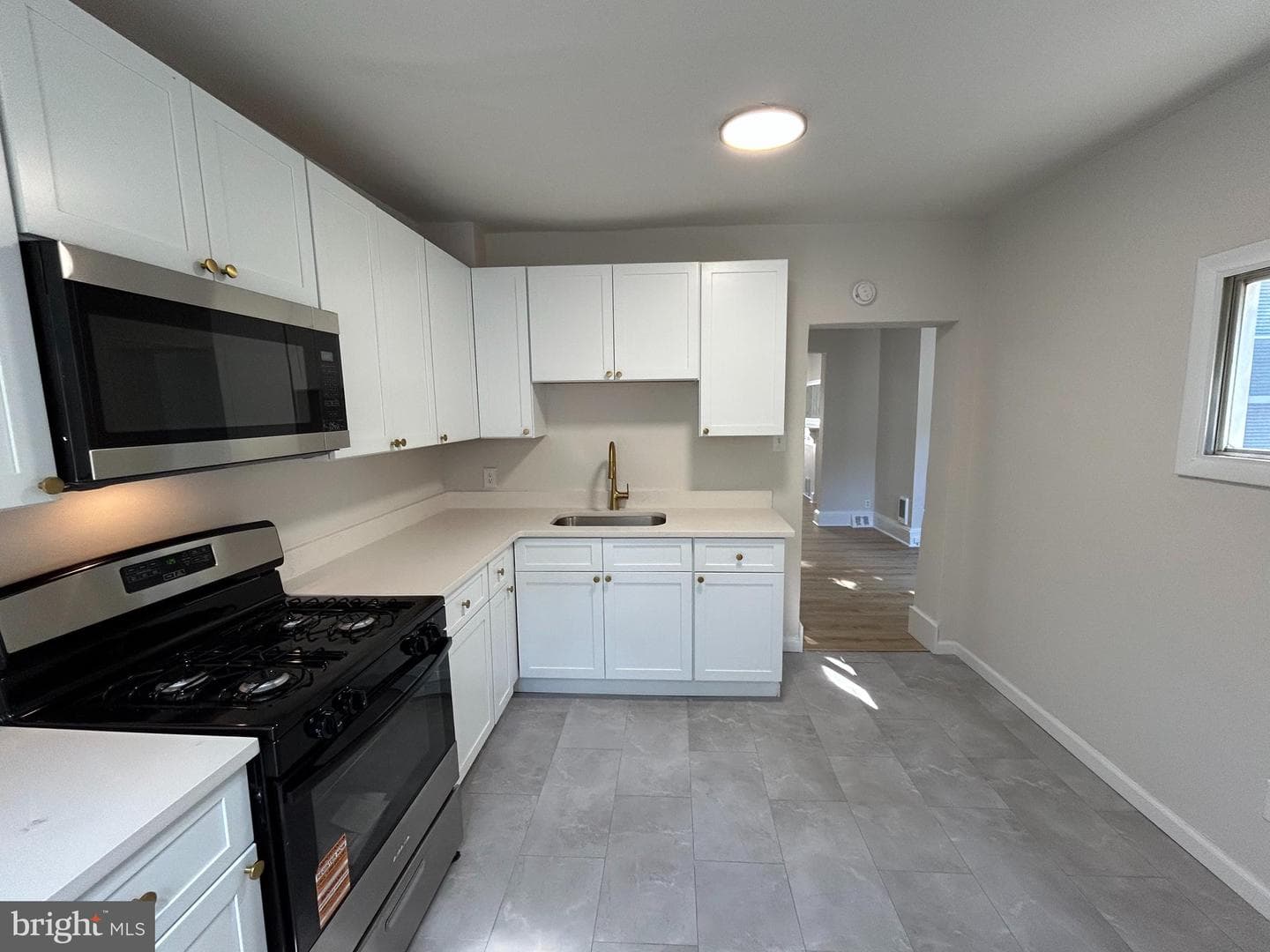 2426 S Millick Street photo 12