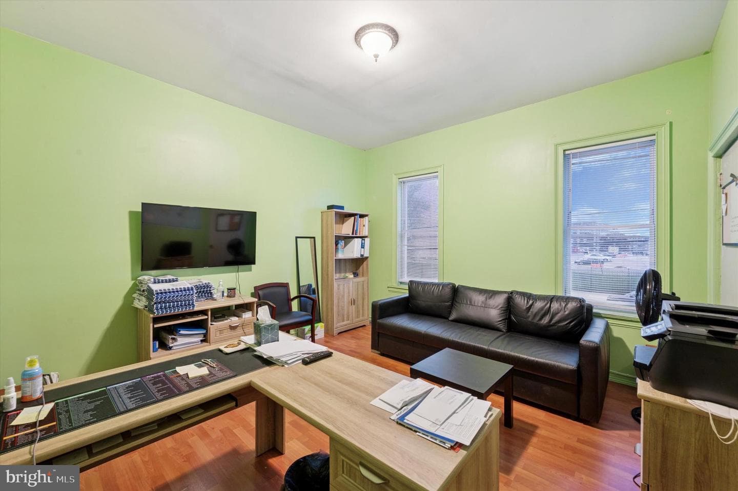 145 E Lehigh Avenue photo 23