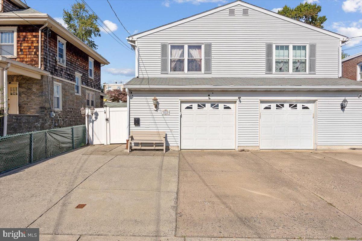 8010 N Ferndale Street photo 2