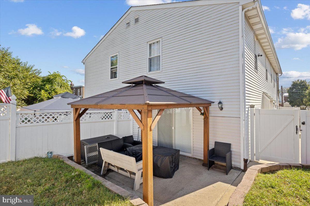 8010 N Ferndale Street photo 30