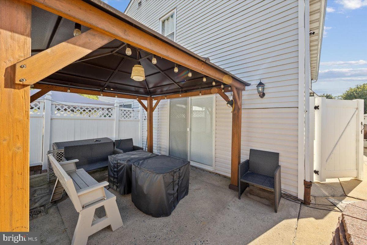 8010 N Ferndale Street photo 31