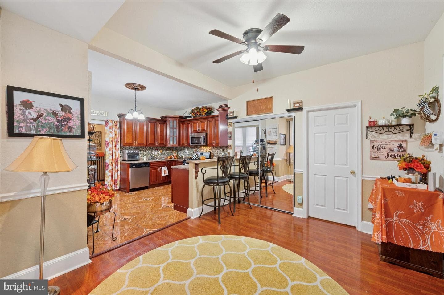 113 W Abbottsford Avenue photo 8