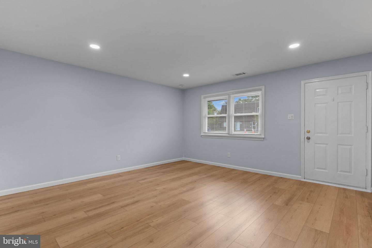 9823 Bonner Street photo 3