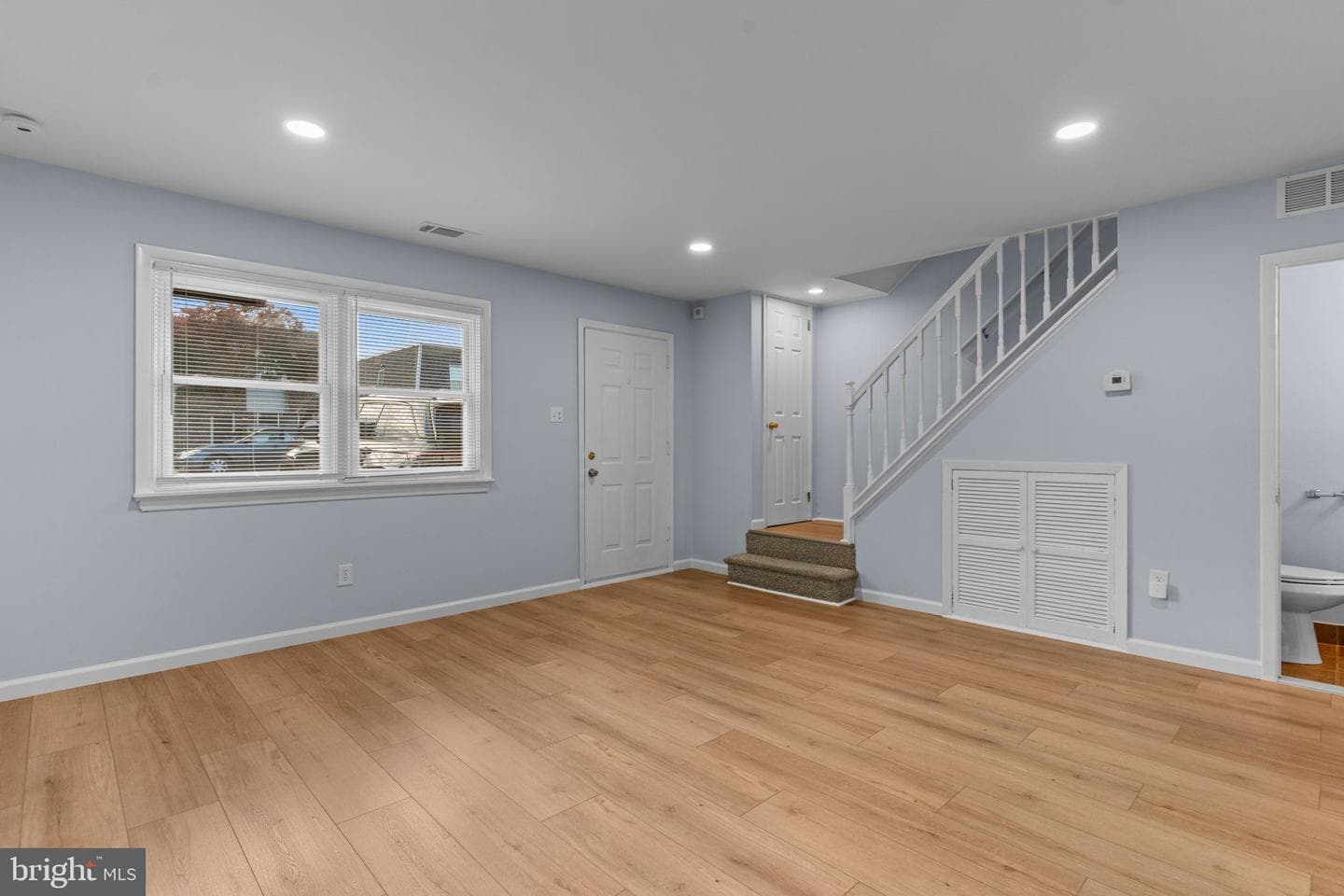 9823 Bonner Street photo 4