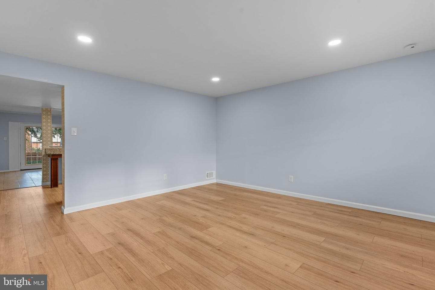 9823 Bonner Street photo 5