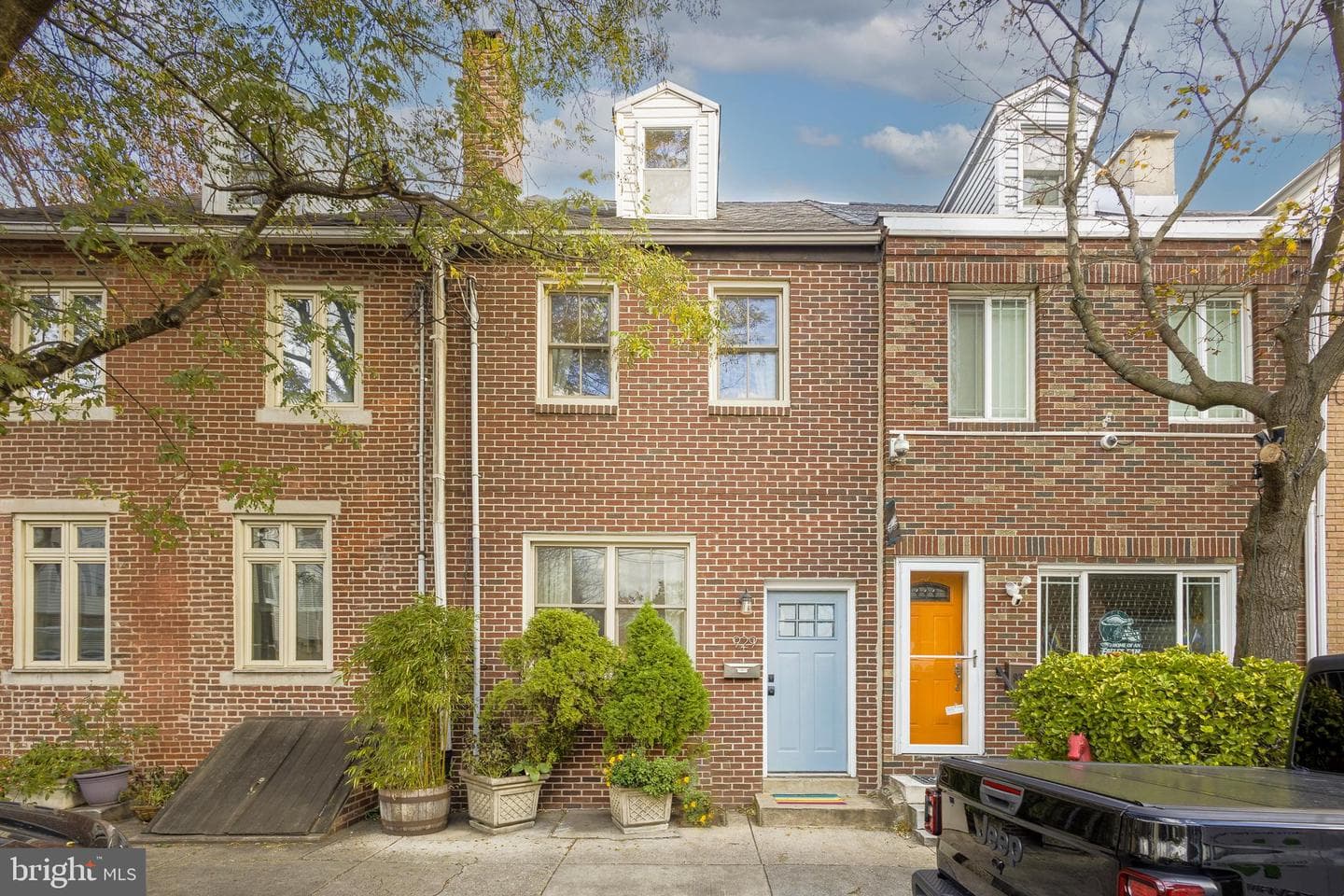 929 S 6th Street