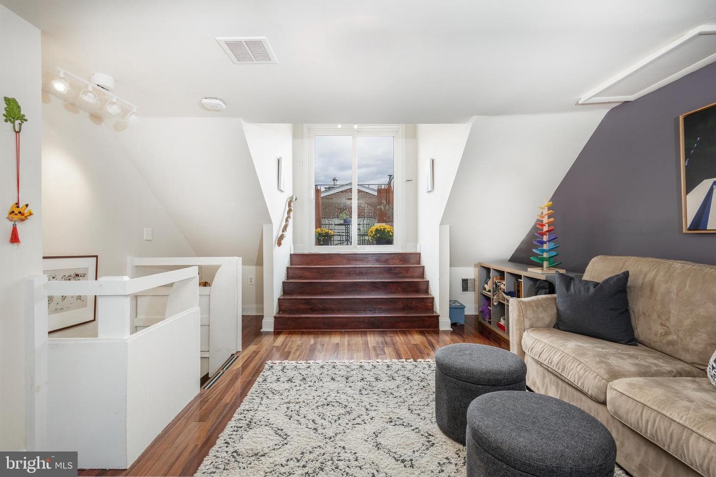 929 S 6th Street photo 19