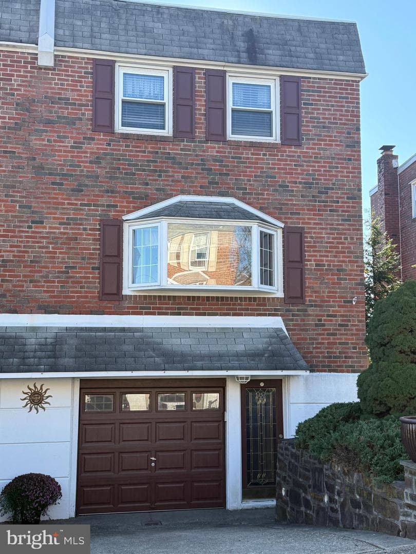 7314 Hill Road photo 1