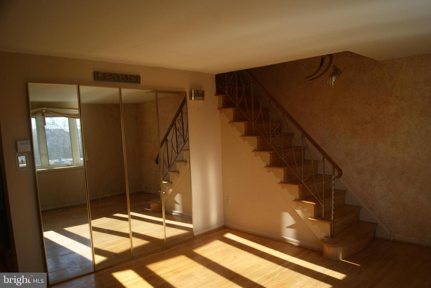 7314 Hill Road photo 10