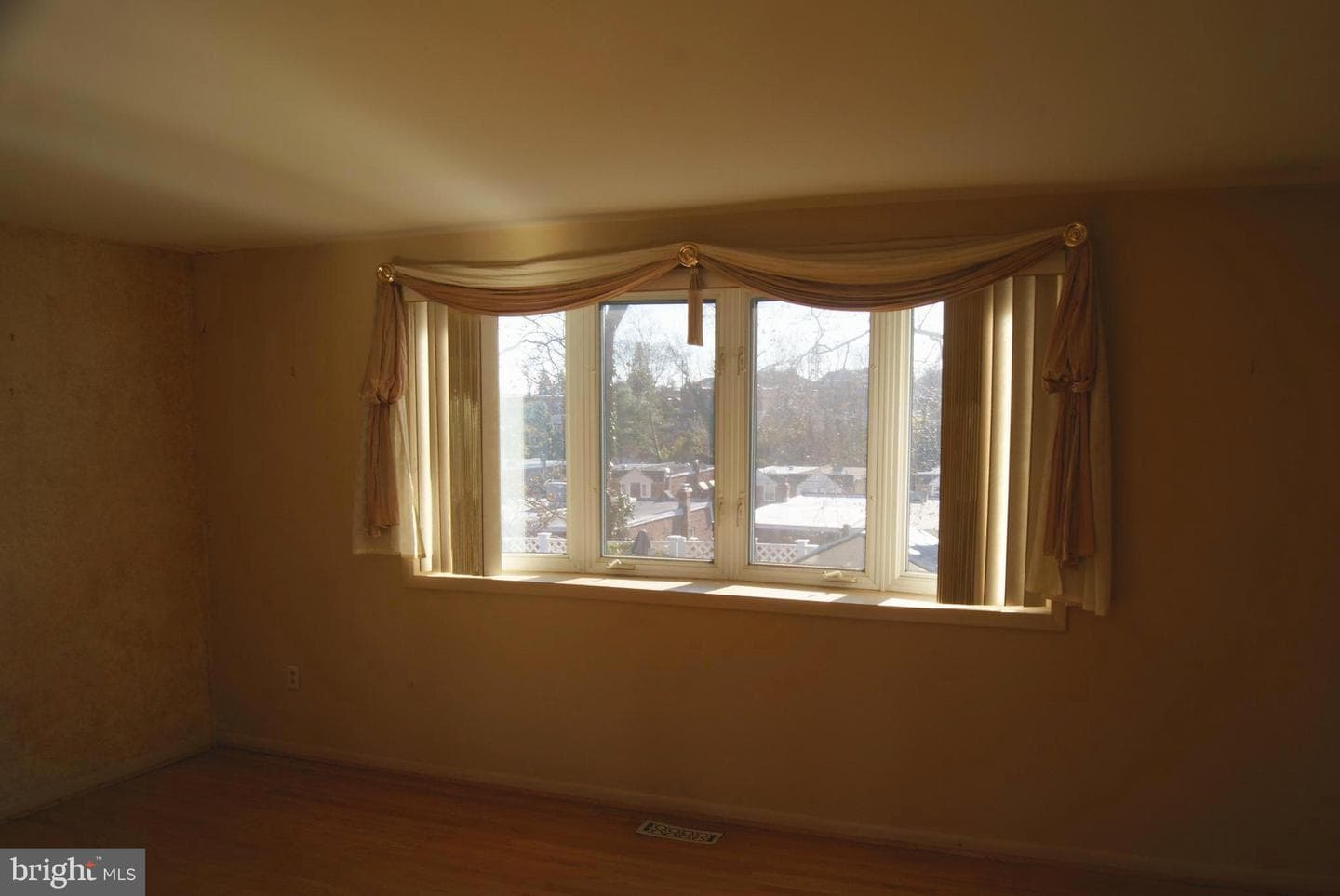 7314 Hill Road photo 13