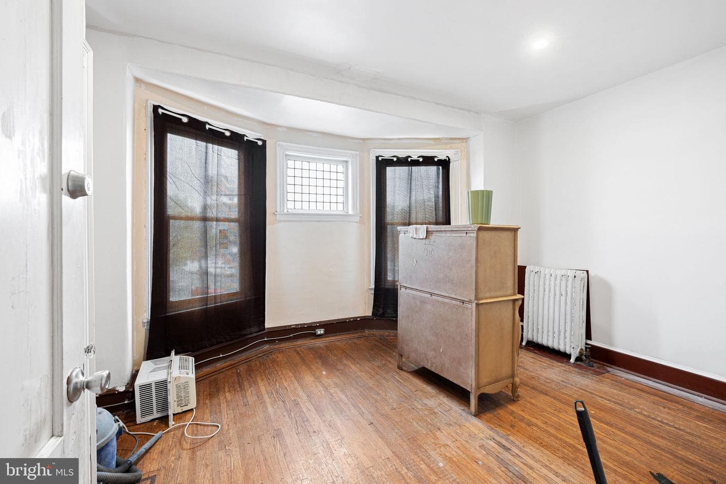 4542 N Broad Street photo 10