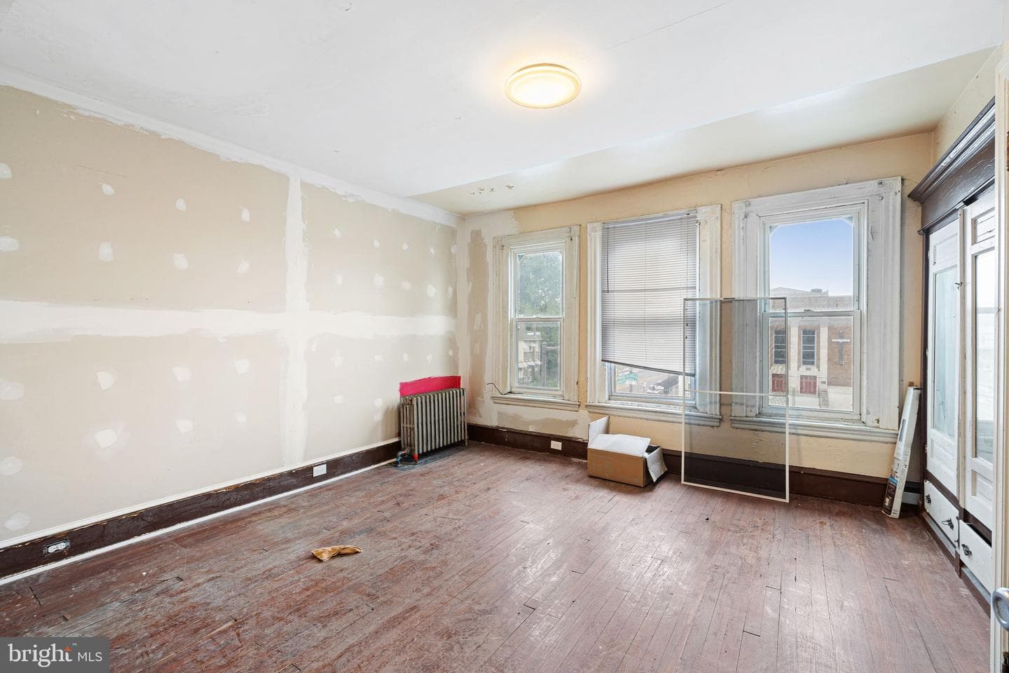 4542 N Broad Street photo 7