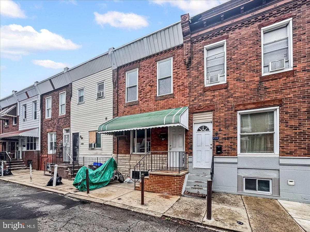 2518 S Fairhill Street photo 2