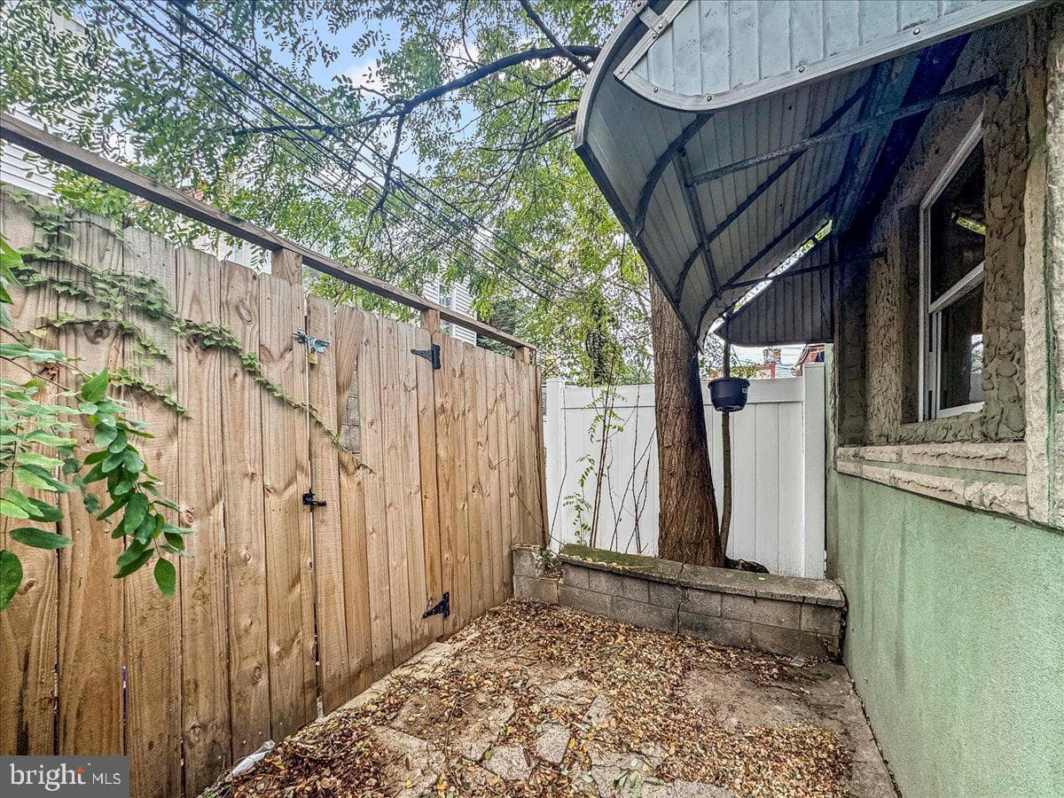 2518 S Fairhill Street photo 24