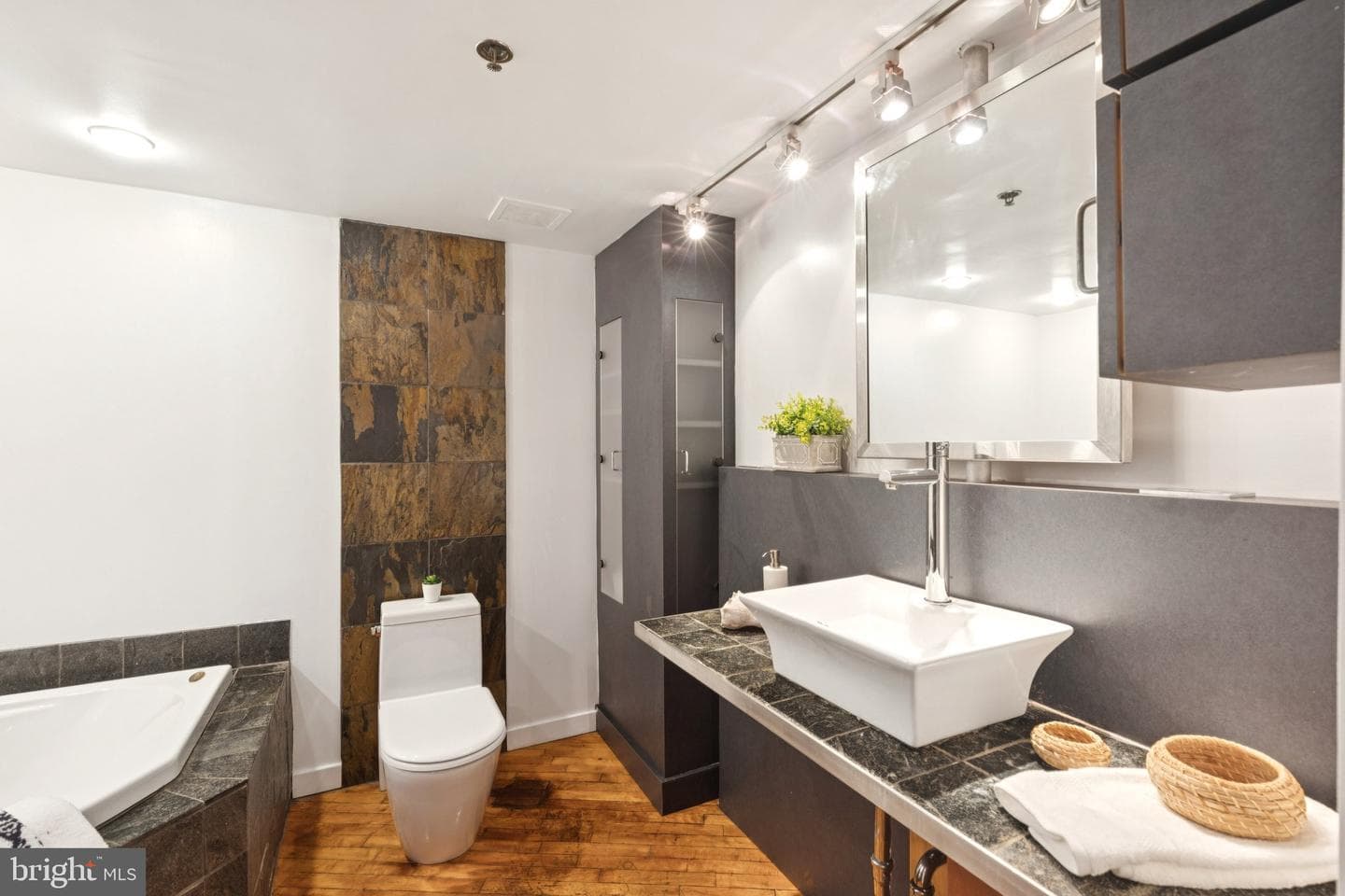 428 N 13th Street #3e photo 35