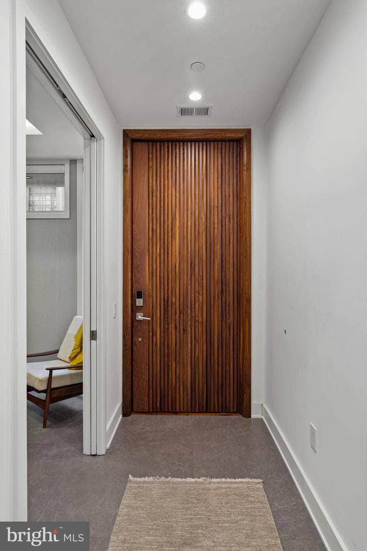 1646 Carlton Street photo 2