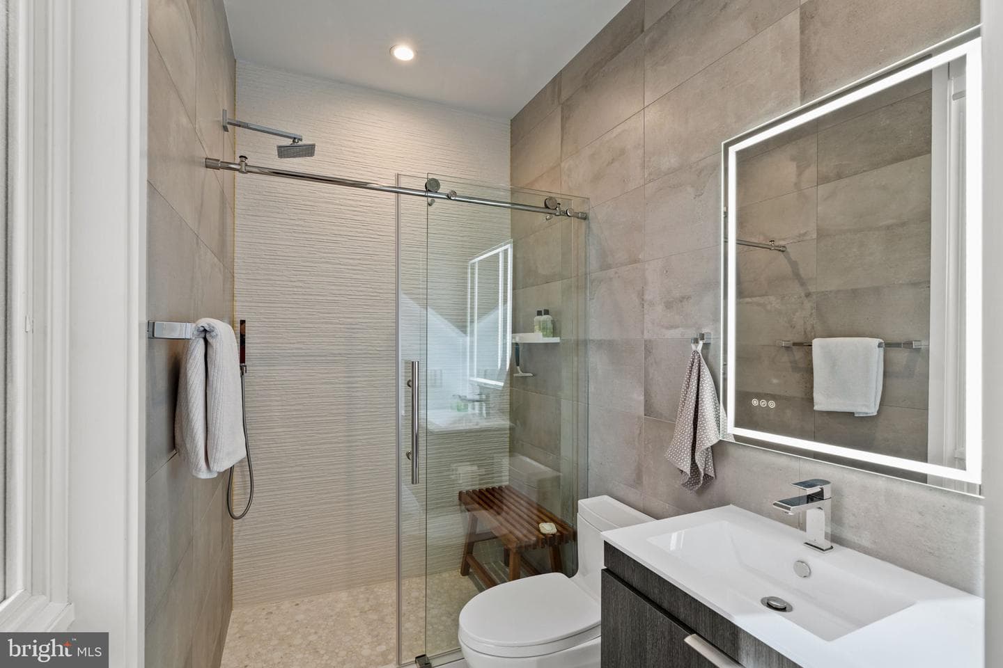 1646 Carlton Street photo 29