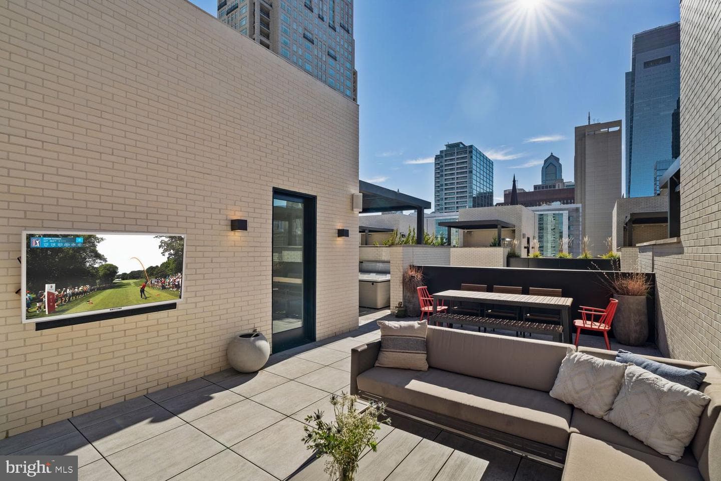 1646 Carlton Street photo 44