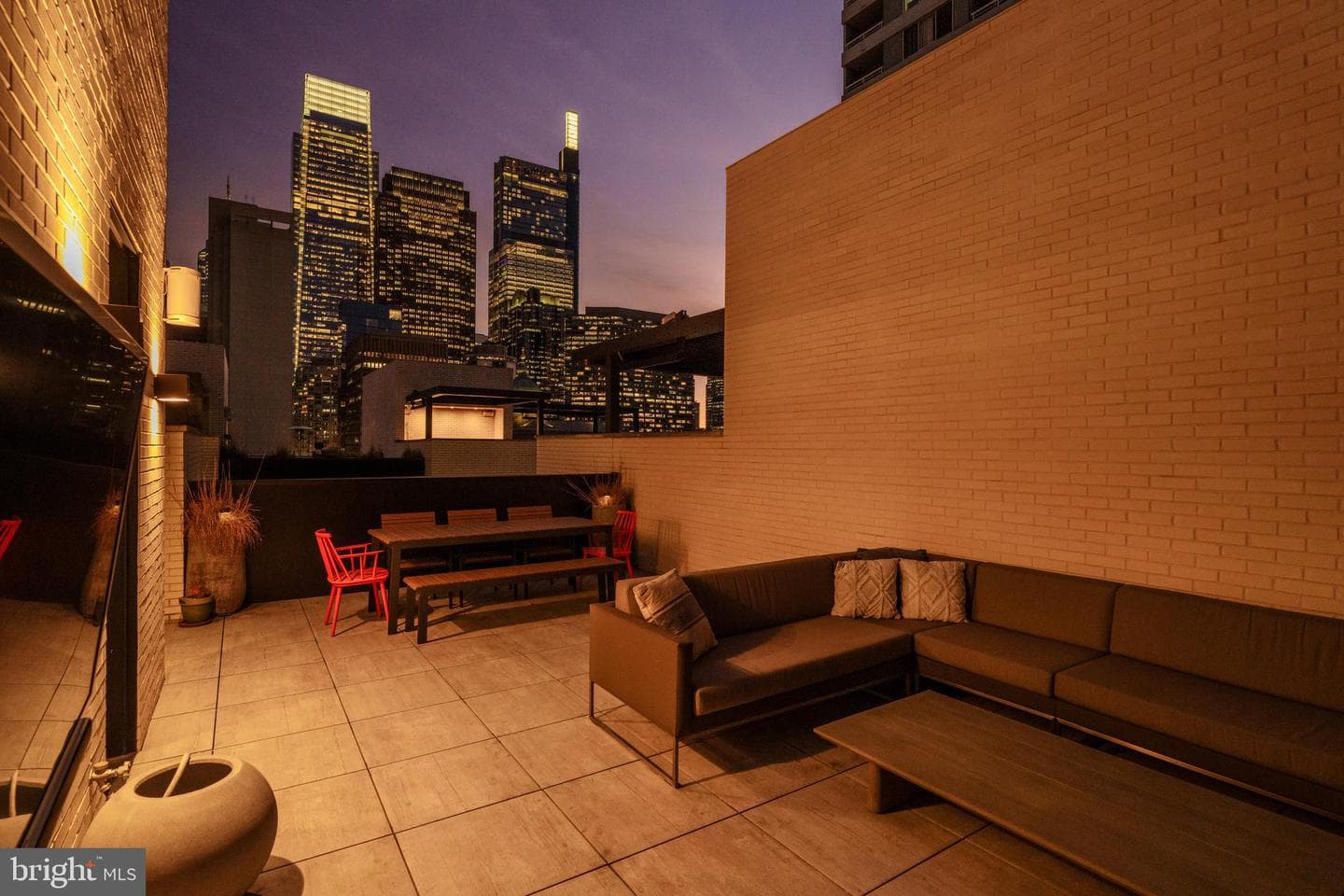 1646 Carlton Street photo 46