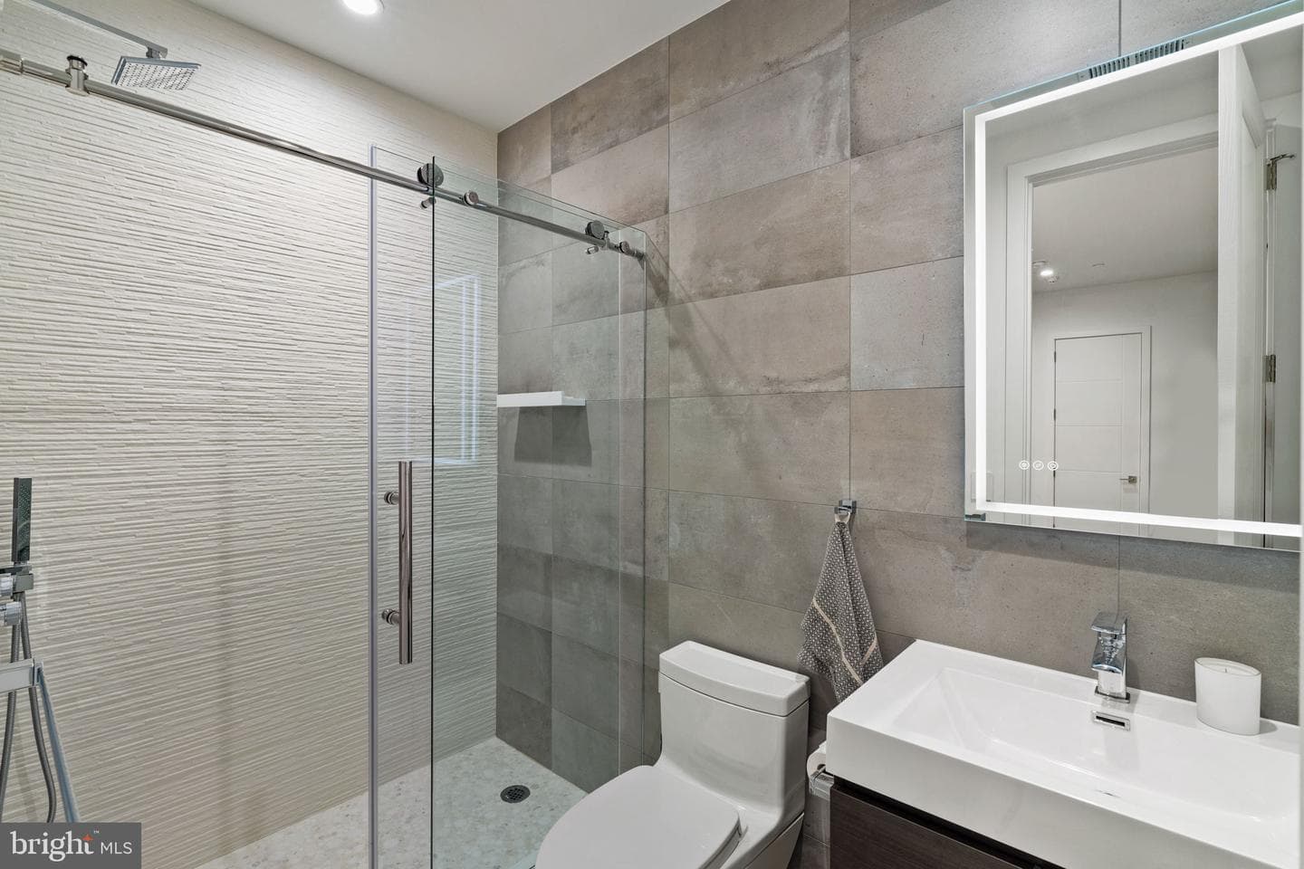 1646 Carlton Street photo 56