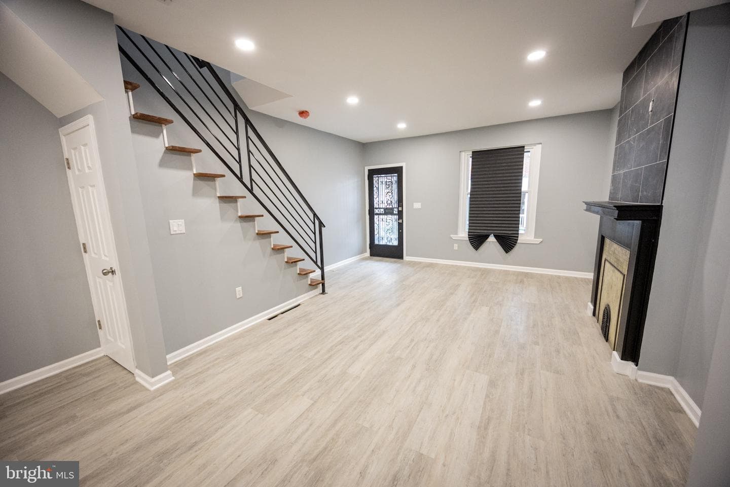 6124 Lensen Street photo 4