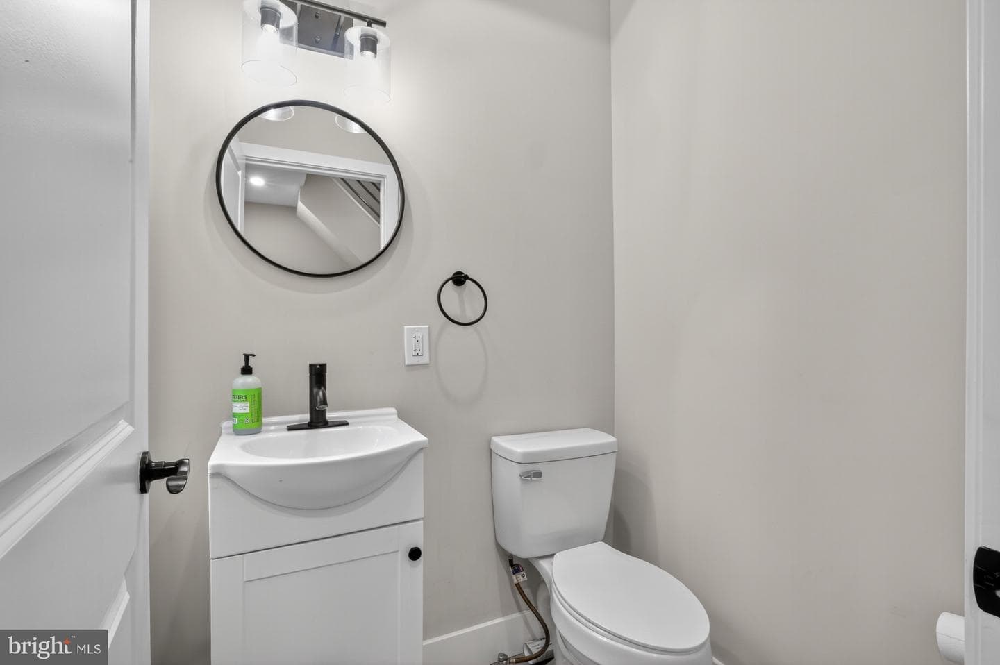 2467 Amber Street photo 12
