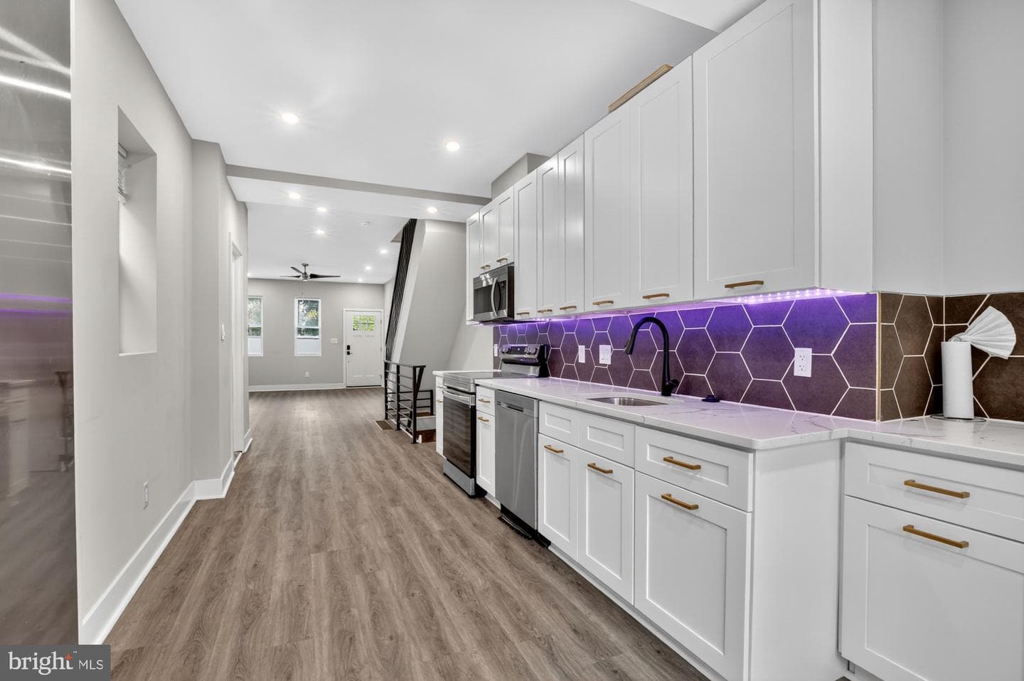 2467 Amber Street photo 14