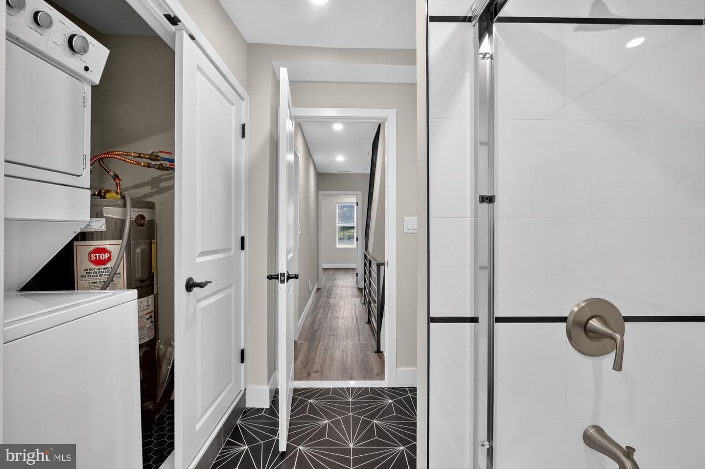 2467 Amber Street photo 17