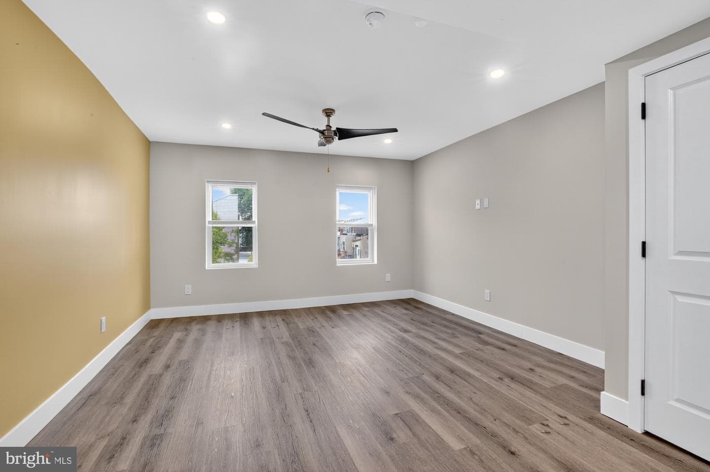 2467 Amber Street photo 23