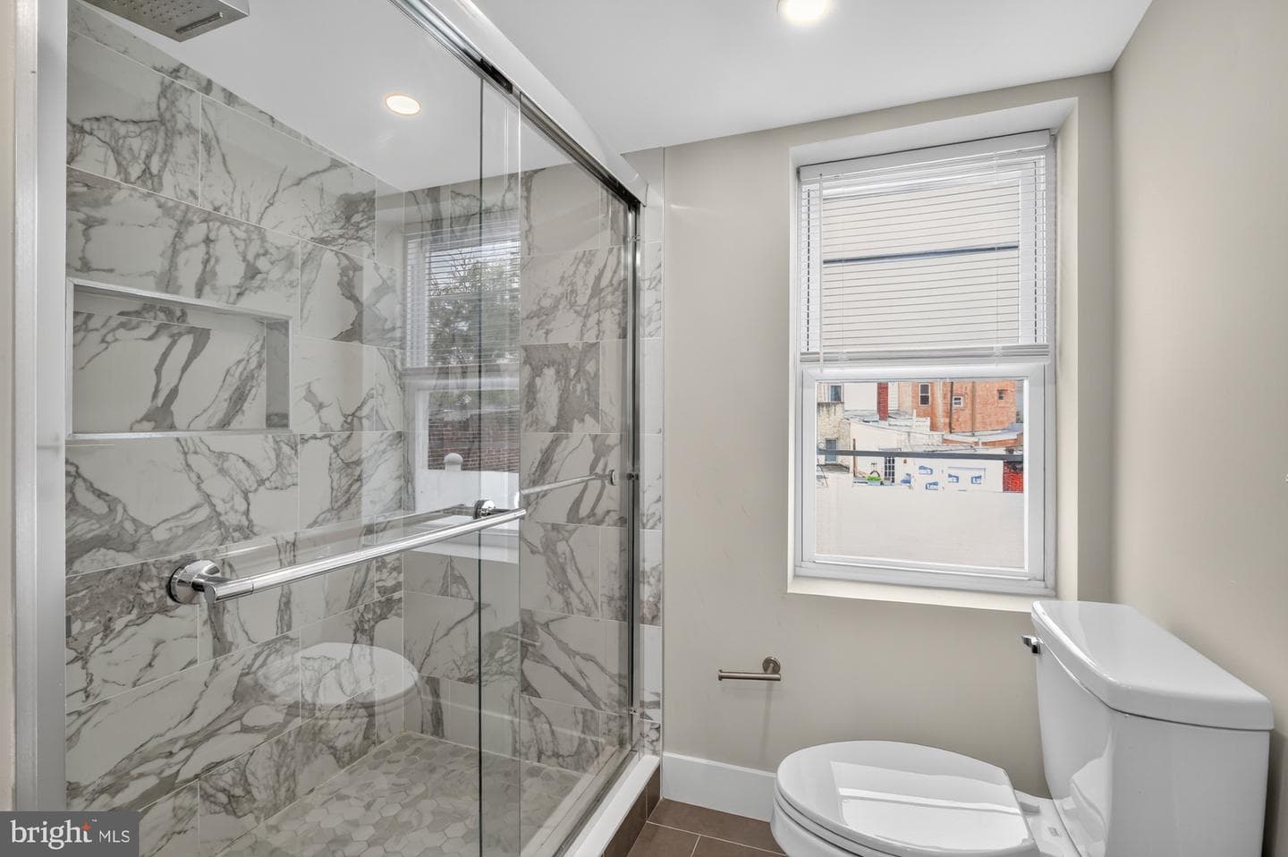 2467 Amber Street photo 26