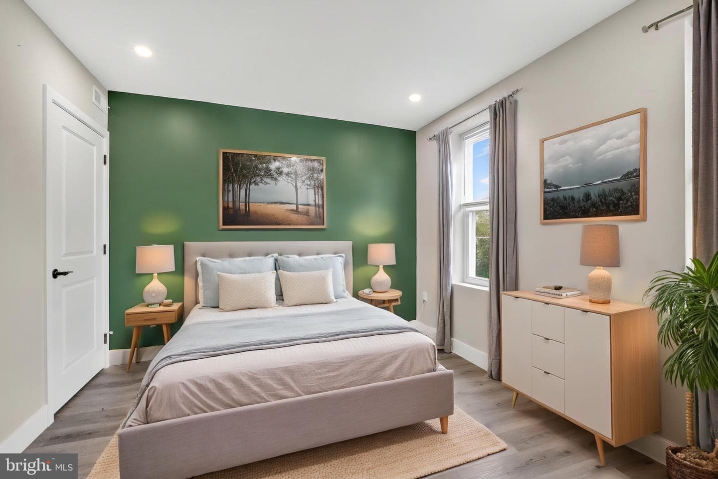 2467 Amber Street photo 5
