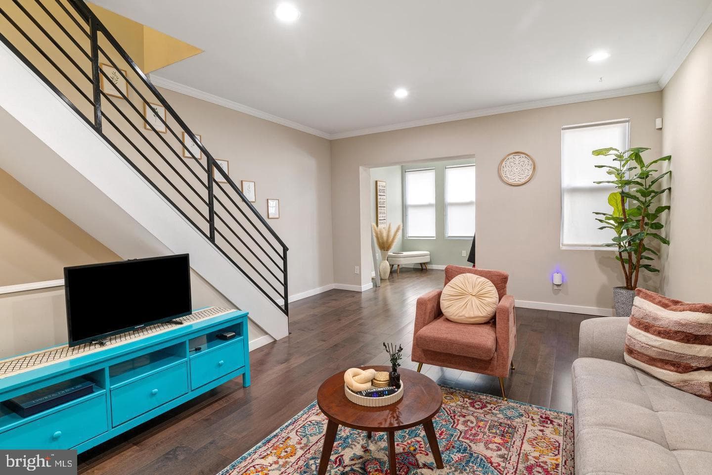 1741 Georges Lane photo 1