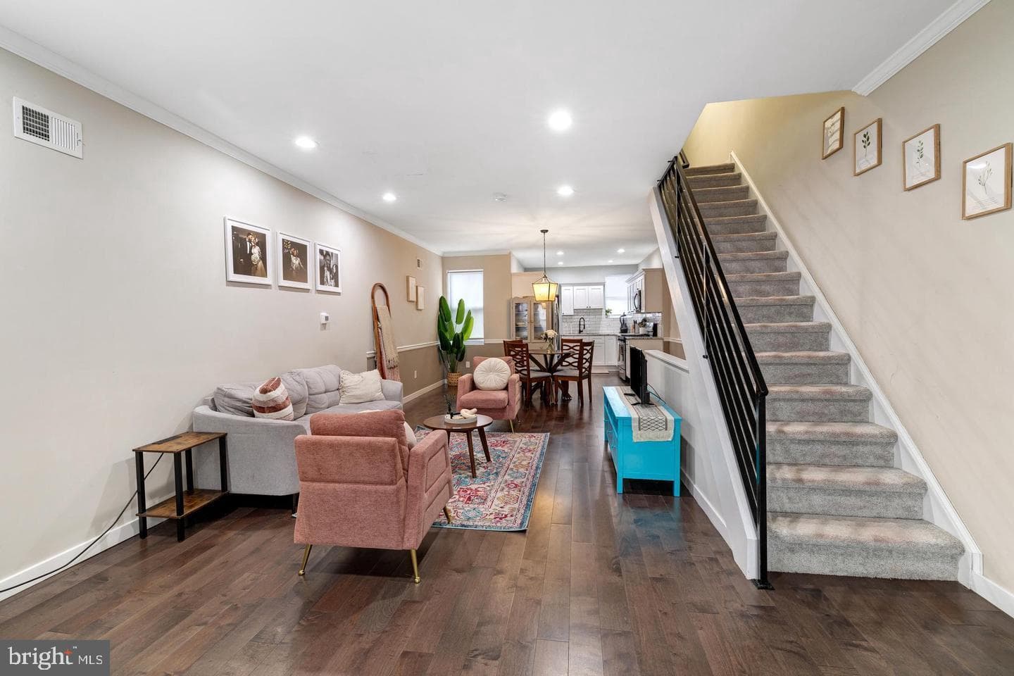 1741 Georges Lane photo 3