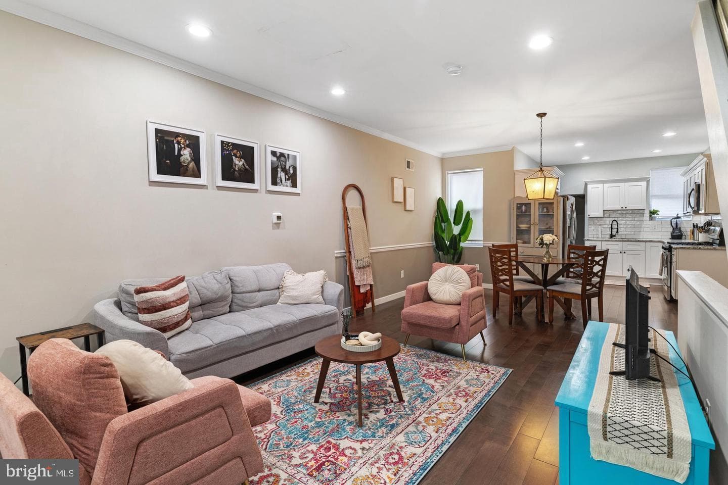 1741 Georges Lane photo 4