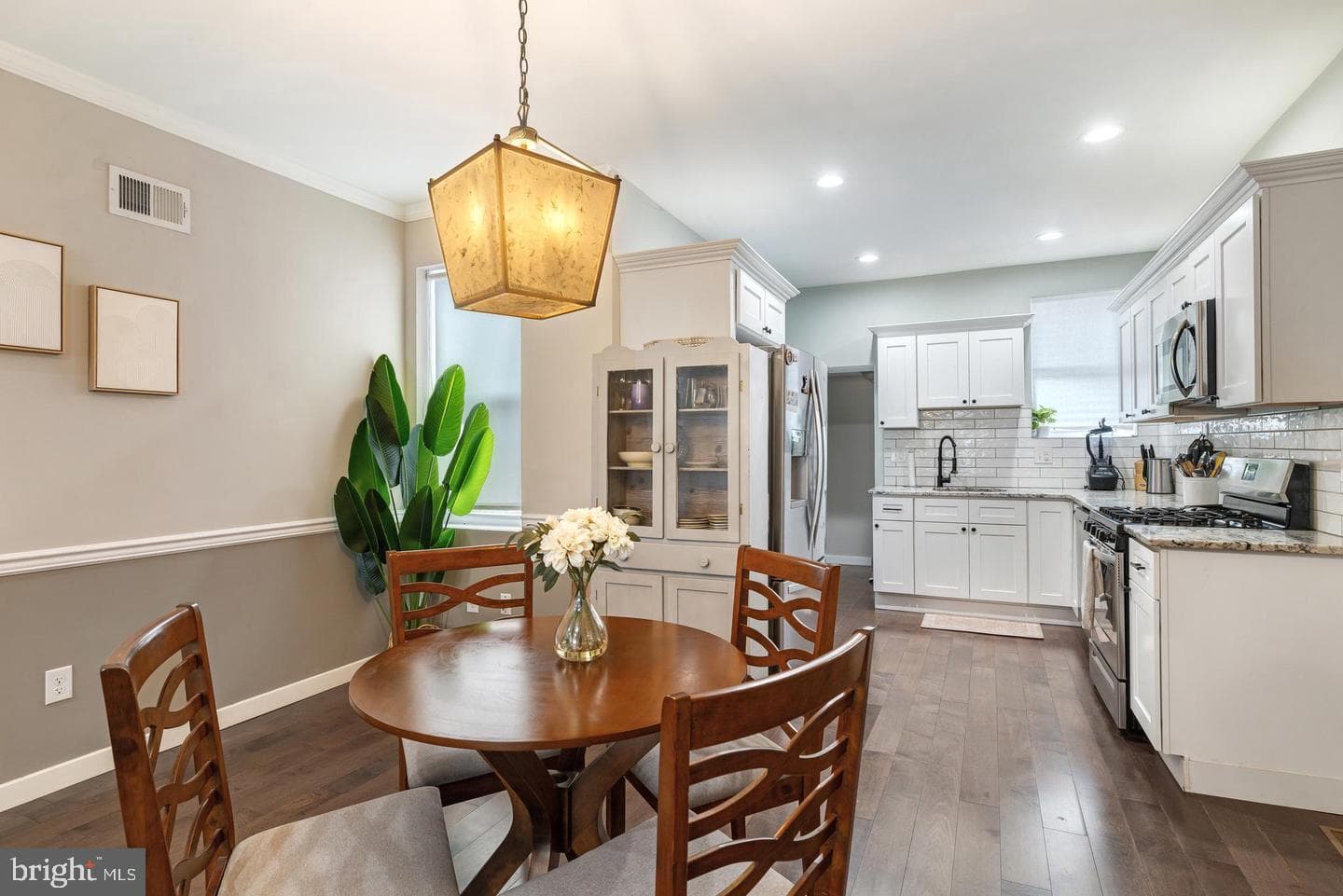 1741 Georges Lane photo 6