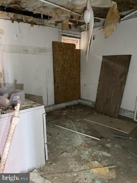 2611 W Montgomery Avenue photo 4