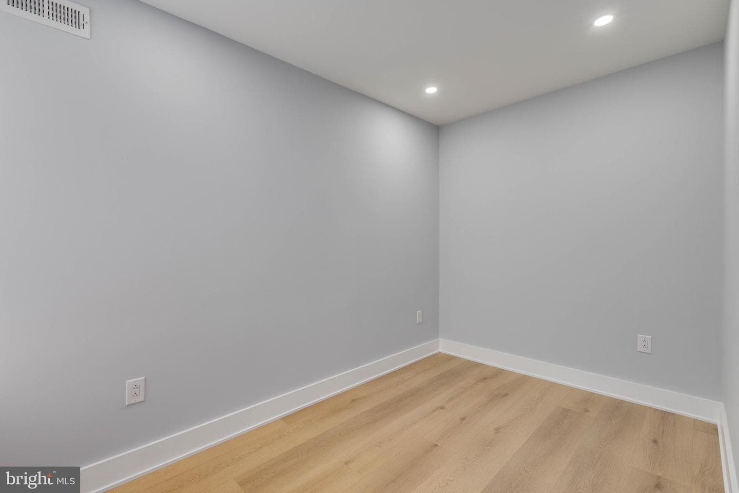 3497 Weikel Street photo 16