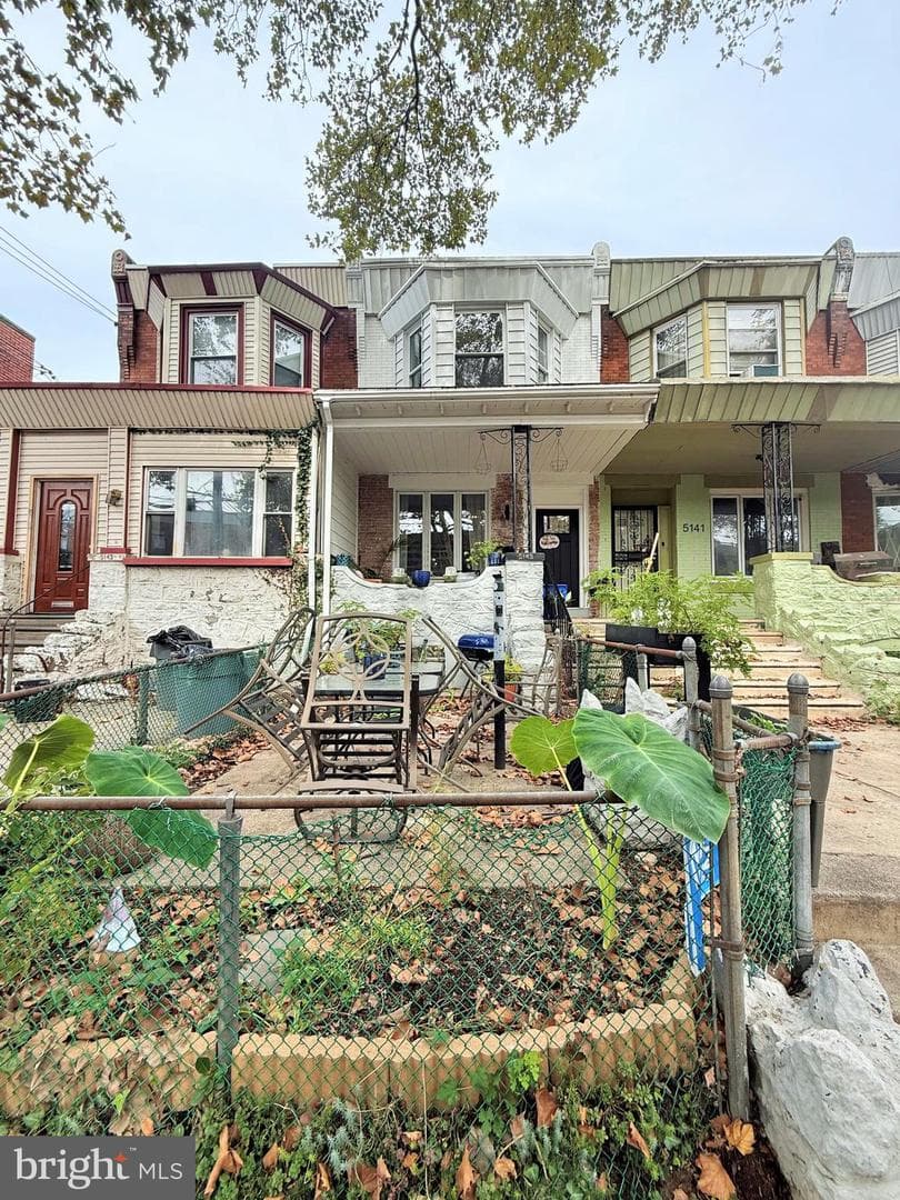 5143 Catharine Street photo 1
