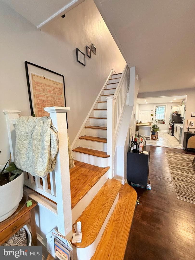 5143 Catharine Street photo 11