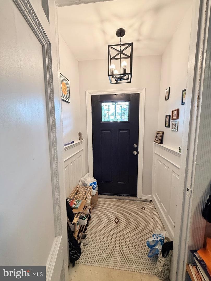 5143 Catharine Street photo 4