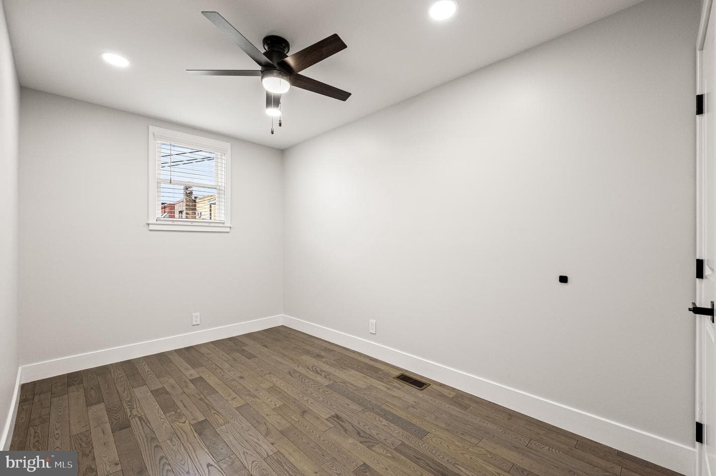 2208 S 10th Street S photo 24