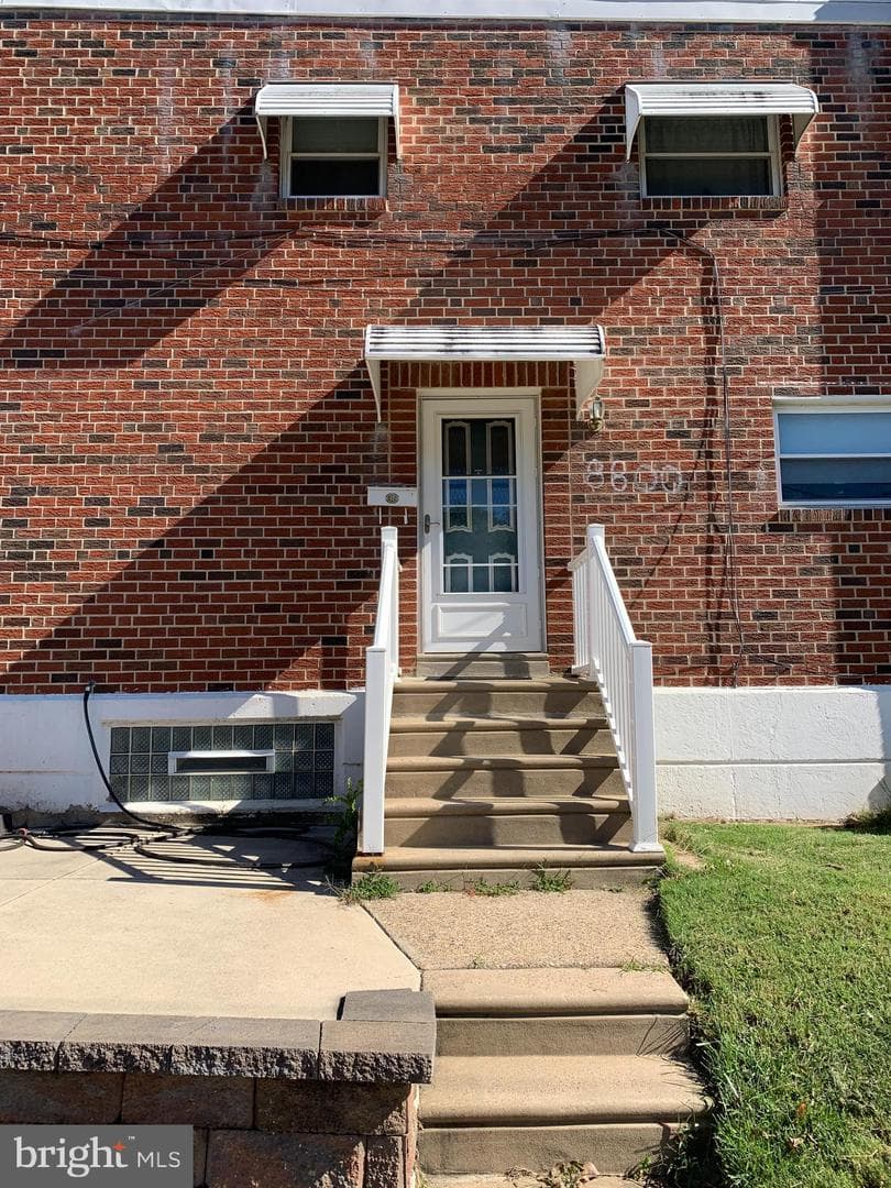 8800 Danbury Street photo 4