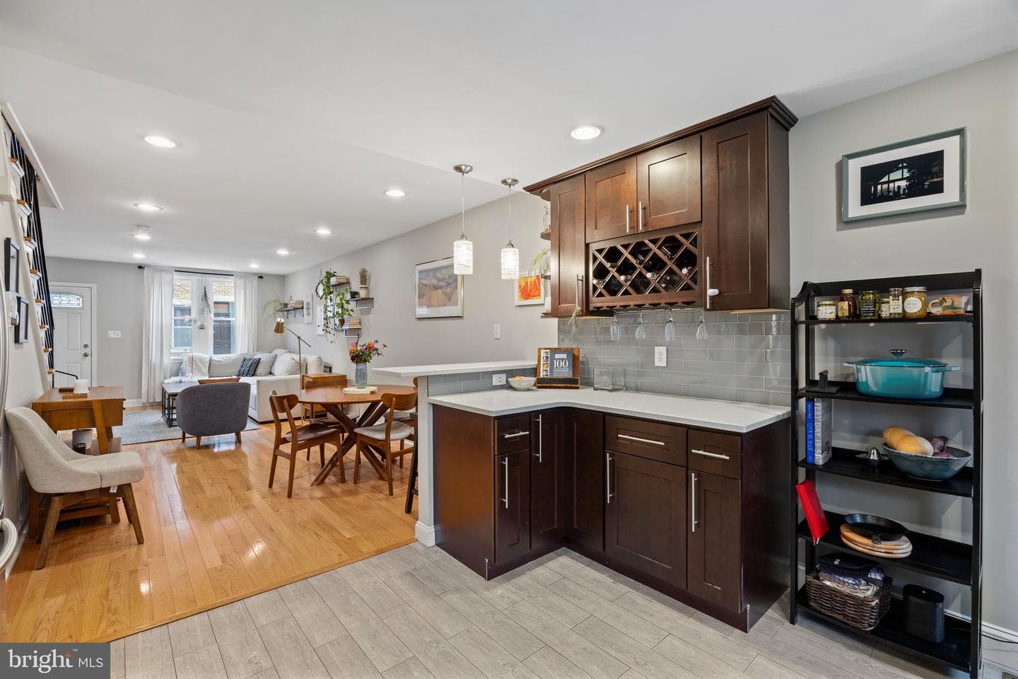1928 S Iseminger Street photo 6